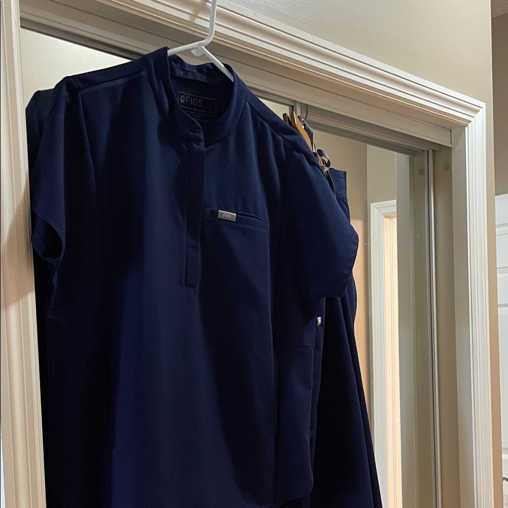 Figs Set: Navy Blue Medium top with med tall pants